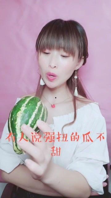 娱乐吃瓜酱大学生,揭秘大学生活中的趣味瞬间